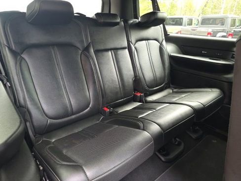 Used 2023 Jeep Wagoneer L Series II AWD/4WD image 13