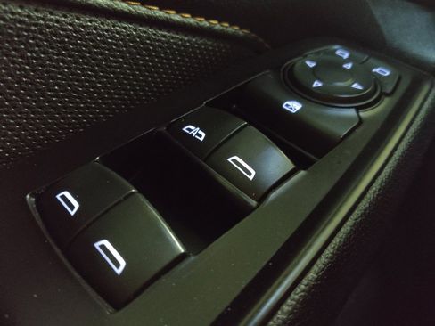 Used 2019 Chevrolet Traverse Premier w/ Driver Confidence II Package FWD image 27