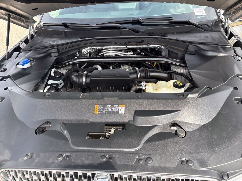 Used 2020 Lincoln Aviator Reserve w/ Equipment Group 201A RWD image 11