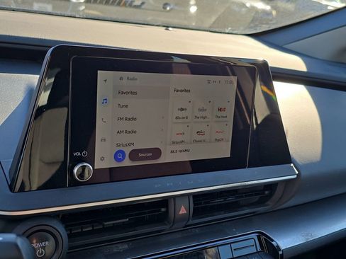 Used 2023 Toyota Prius LE image 14