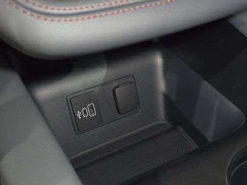New 2026 Ford Explorer Active AWD/4WD image 32