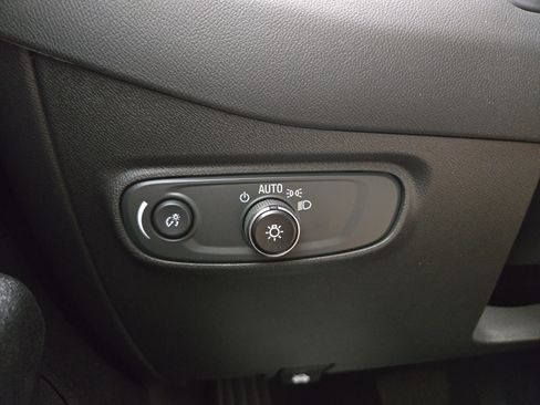 Certified 2024 Chevrolet Equinox LT FWD image 28