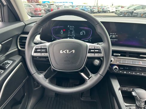 Used 2023 Kia Telluride LX AWD/4WD image 10