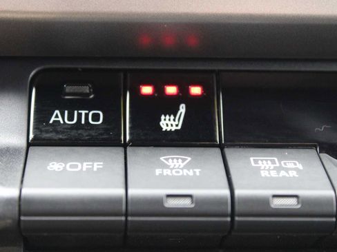 Used 2025 Toyota Camry LE image 21