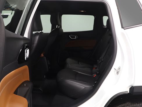 Used 2025 Jeep Compass Limited w/ Elite Group AWD/4WD image 13