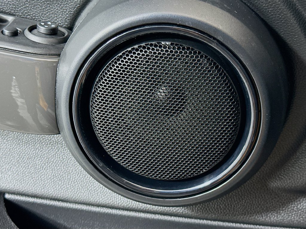 Used 2018 MINI Cooper 4-Door Hardtop FWD image 18