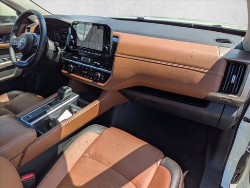 Used 2024 Nissan Pathfinder Platinum FWD image 23