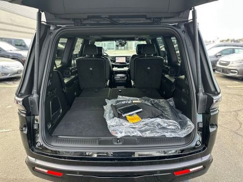 New 2026 Jeep Grand Wagoneer Limited w/ Premium Group II image 11