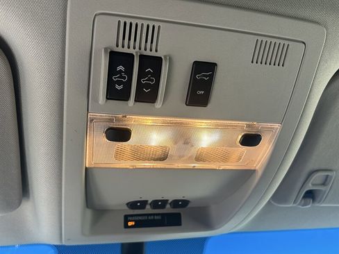 Used 2014 Cadillac Escalade Luxury image 21