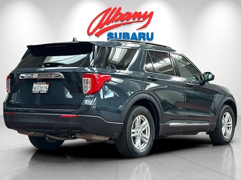 Used 2023 Ford Explorer XLT image 4