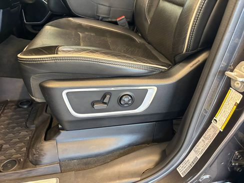 Used 2021 RAM 1500 Laramie AWD/4WD image 14