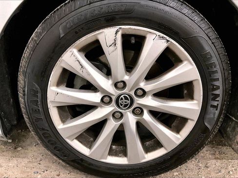 Used 2020 Toyota Camry LE image 8