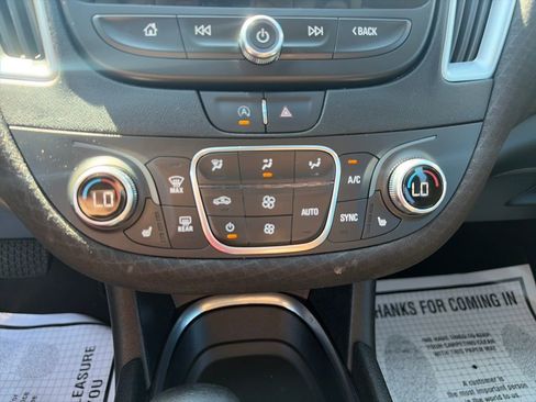 Used 2025 Chevrolet Malibu LT FWD image 18