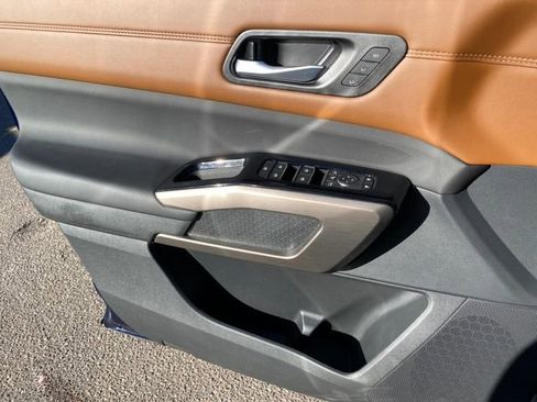 New 2025 Nissan Pathfinder Platinum image 14