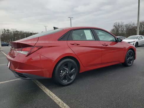 Used 2022 Hyundai Elantra SEL w/ Convenience Package image 6