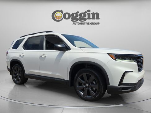 Used 2025 Honda Pilot Sport image 7