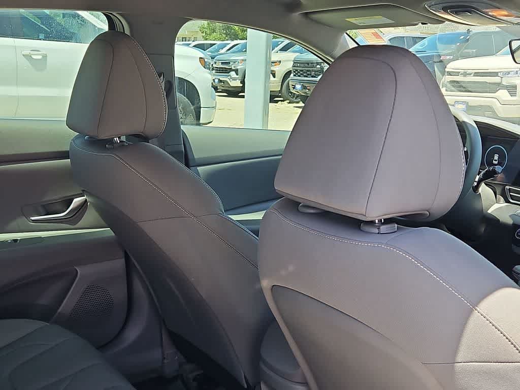 Used 2024 Hyundai Elantra SEL FWD image 17