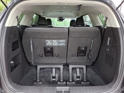 Used 2024 Kia Carnival LX FWD image 29