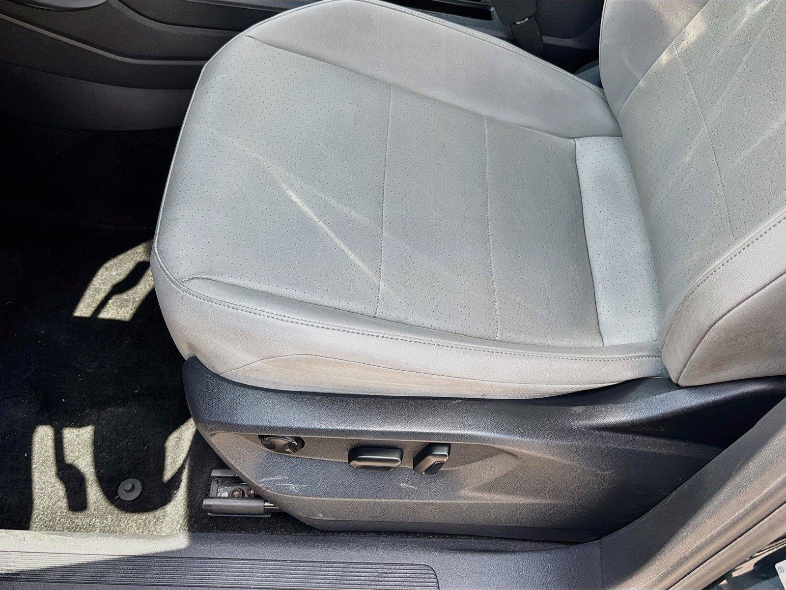 Used 2019 Volkswagen Tiguan SEL w/ 3rd Row Seat Package AWD/4WD image 19