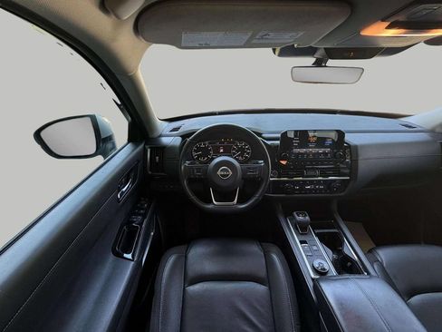 Used 2023 Nissan Pathfinder SL AWD/4WD image 12
