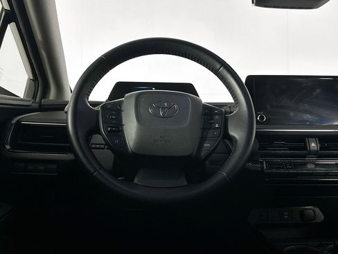 Used 2024 Toyota Prius LE image 18