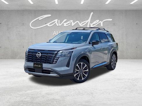 New 2026 Nissan Pathfinder Platinum FWD image 1