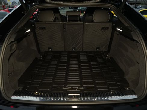 Used 2019 Lamborghini Urus image 35