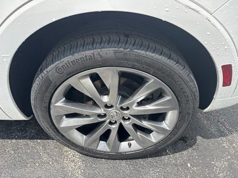 Used 2022 Buick Envision Avenir w/ Technology Package II AWD/4WD image 6