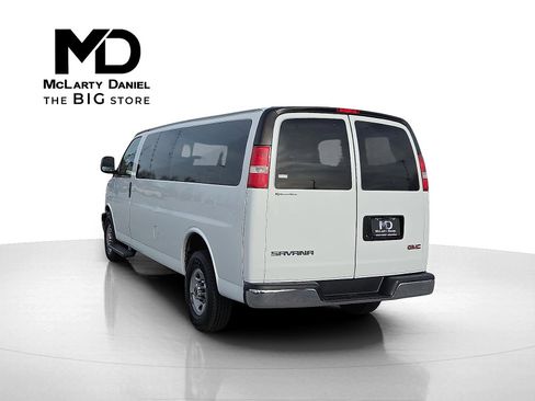 Used 2017 GMC Savana 3500 LT w/ LT Preferred Equipment Group image 4