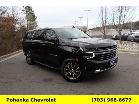 Used 2022 Chevrolet Suburban LT image 1