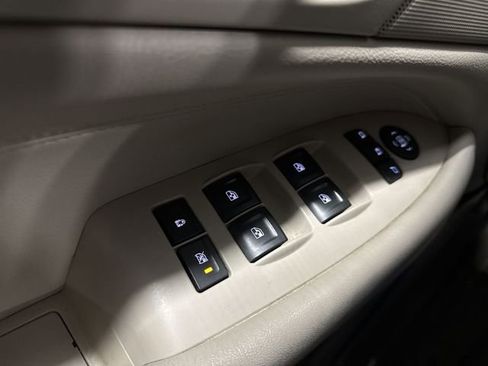 Used 2019 Cadillac Escalade ESV Luxury image 16