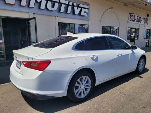 Used 2018 Chevrolet Malibu LT image 3