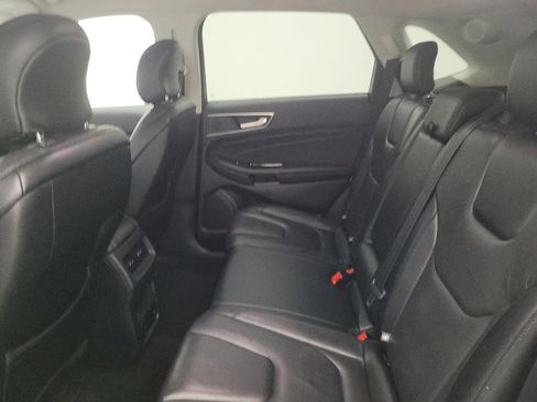 Used 2019 Ford Edge Titanium AWD/4WD image 18