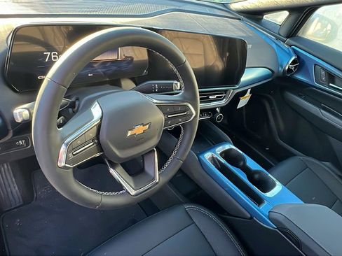 New 2026 Chevrolet Equinox EV LT image 16