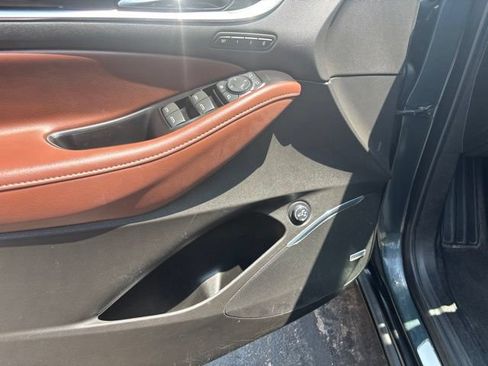 Used 2019 Buick Enclave Avenir w/ Avenir Technology Package AWD/4WD image 9