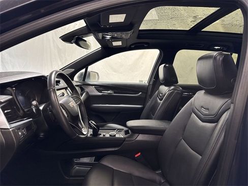 Certified 2024 Cadillac XT6 Premium Luxury w/ LPO, Floor Liner Package image 11