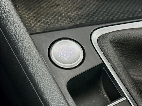 Used 2024 Volkswagen Jetta SE image 26