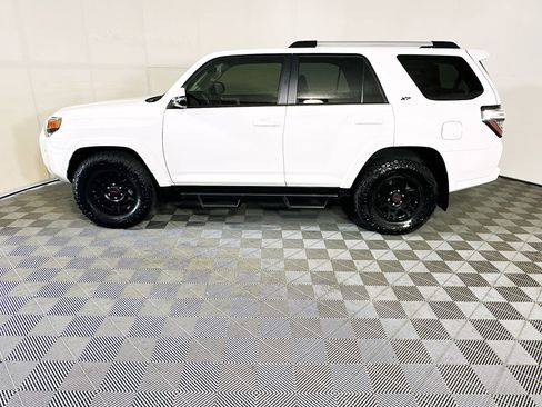 Used 2023 Toyota 4Runner SR5 Premium w/ Moonroof Package RWD image 6