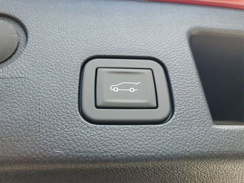 New 2026 Chevrolet Equinox LT w/ Convenience Package II image 8