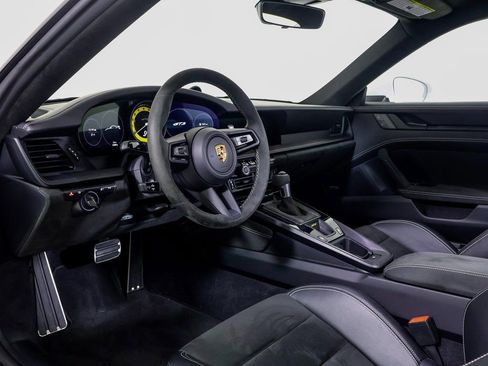 Certified 2022 Porsche 911 GT3 image 4