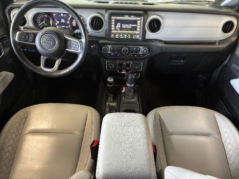 Used 2023 Jeep Wrangler Unlimited Sahara AWD/4WD image 17