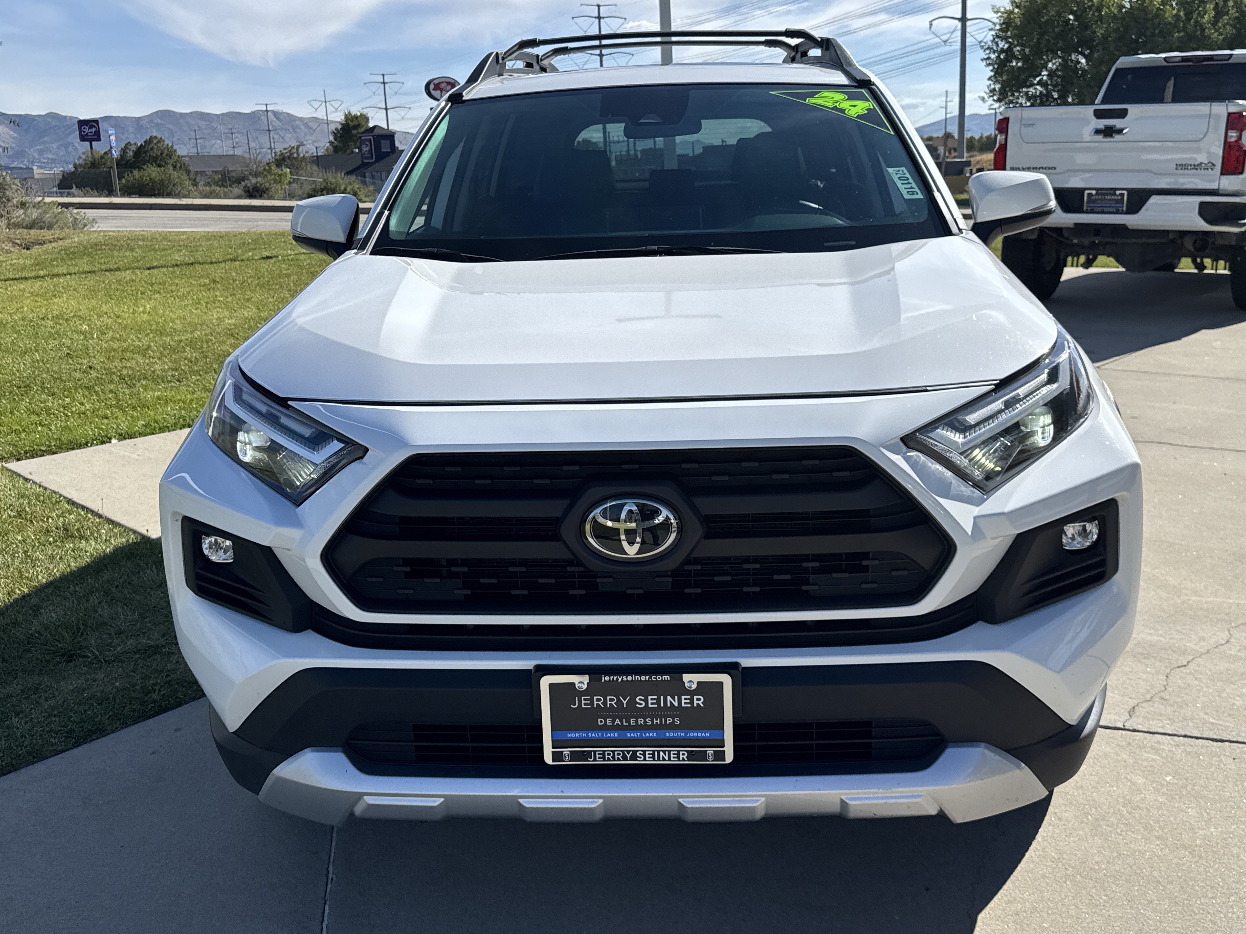 Used 2024 Toyota RAV4 Adventure w/ Convenience Package AWD/4WD image 8