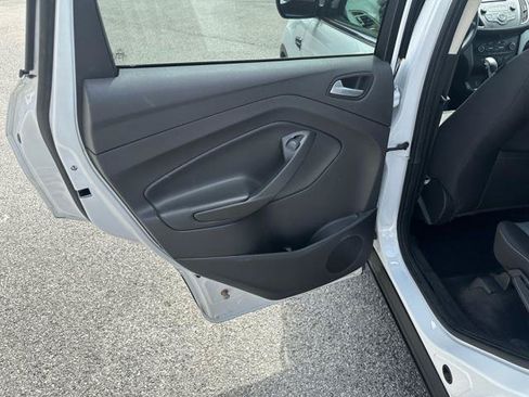 Used 2018 Ford Escape SE FWD image 15