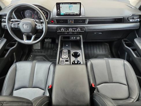Used 2023 Honda Pilot Touring image 17