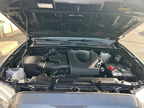 Used 2022 Toyota Tacoma TRD Off-Road w/ Technology Package image 34