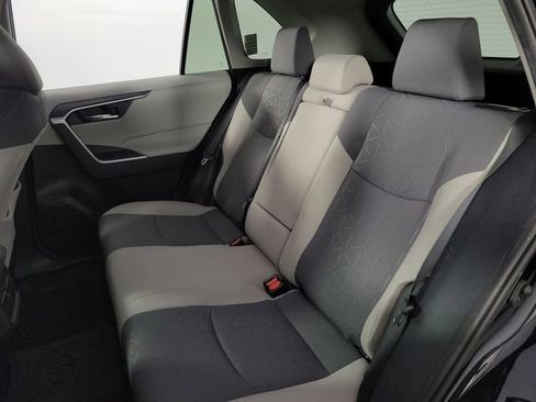 Used 2020 Toyota RAV4 XLE w/ Convenience Package image 17