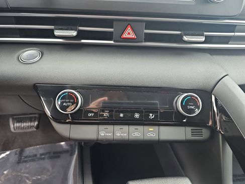 New 2026 Hyundai Elantra Hybrid FWD image 22