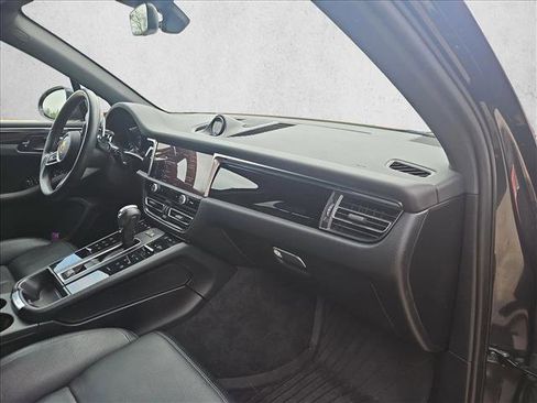 Used 2023 Porsche Macan image 21