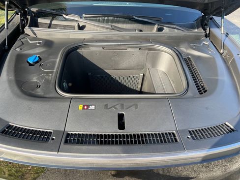 Used 2024 Kia EV9 Light RWD image 18