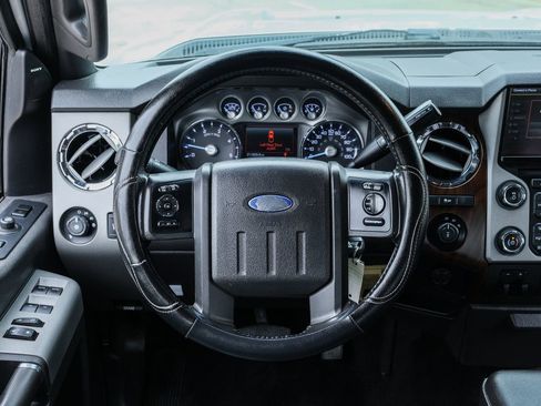 Used 2013 Ford F250 Lariat w/ Lariat Interior Pkg AWD/4WD image 45
